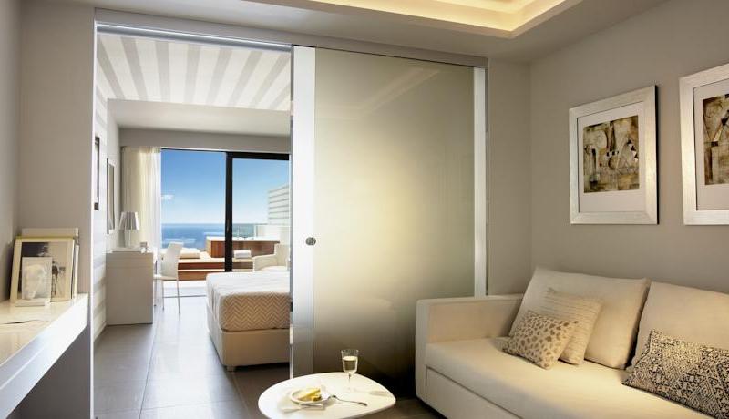 Lichnos Beach Hotel & Suites