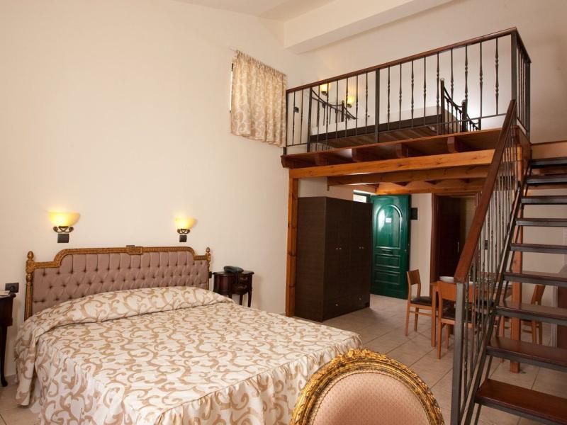 Dias Hotel & Apartments