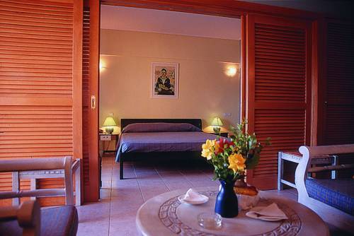 Grand Bleu Beach Resort