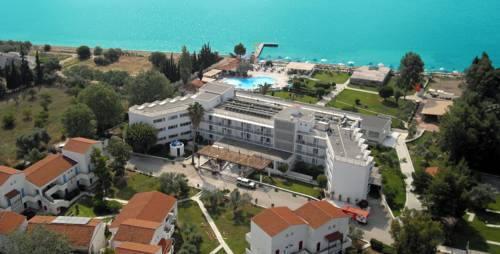 Grand Bleu Beach Resort
