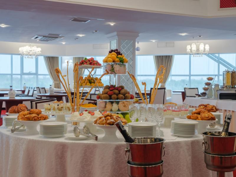 Marins Grand Hotel Астрахань