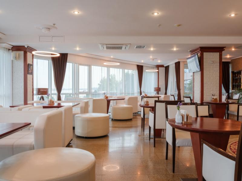 Marins Grand Hotel Астрахань