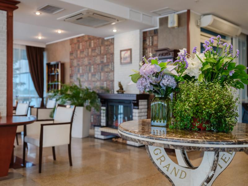 Marins Grand Hotel Астрахань