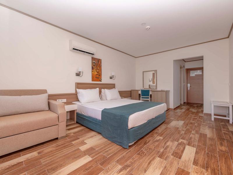 Armas Green Fugla Beach