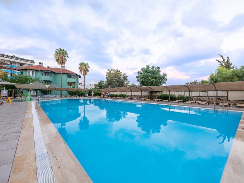 Armas Green Fugla Beach