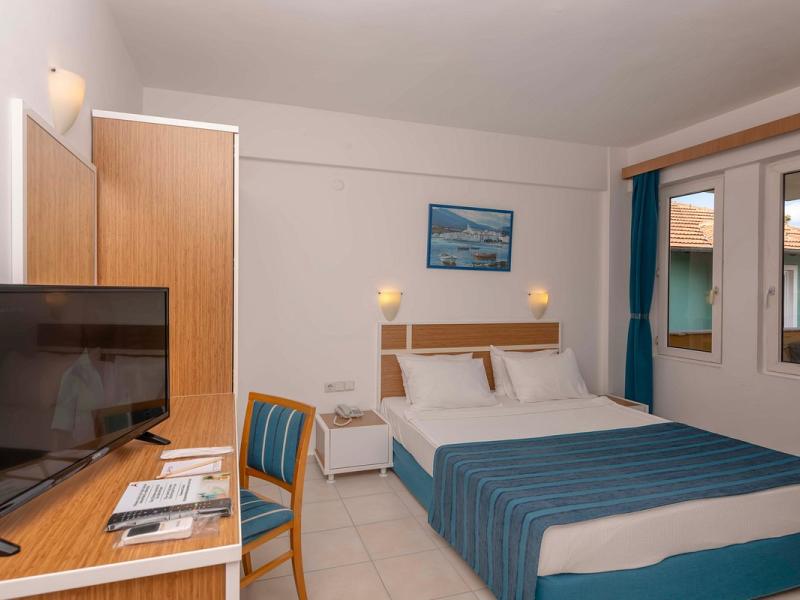 Armas Green Fugla Beach