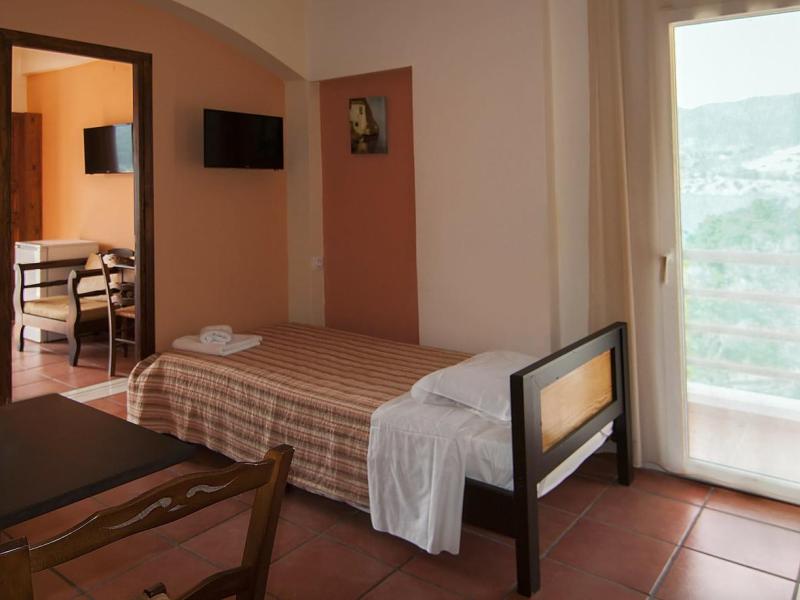 Golden View Beach Hotel