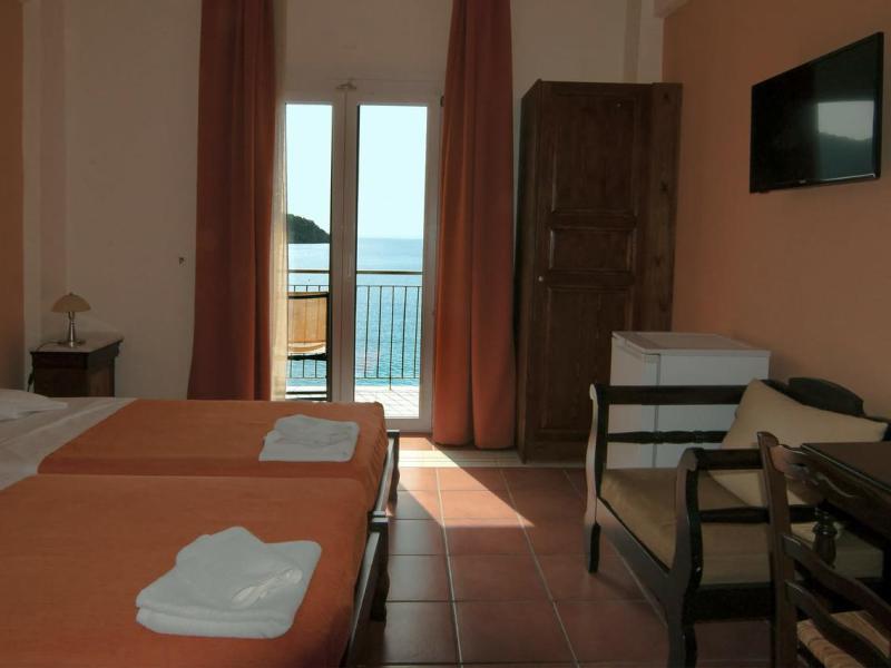 Golden View Beach Hotel
