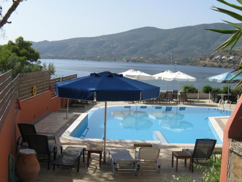 Golden View Beach Hotel