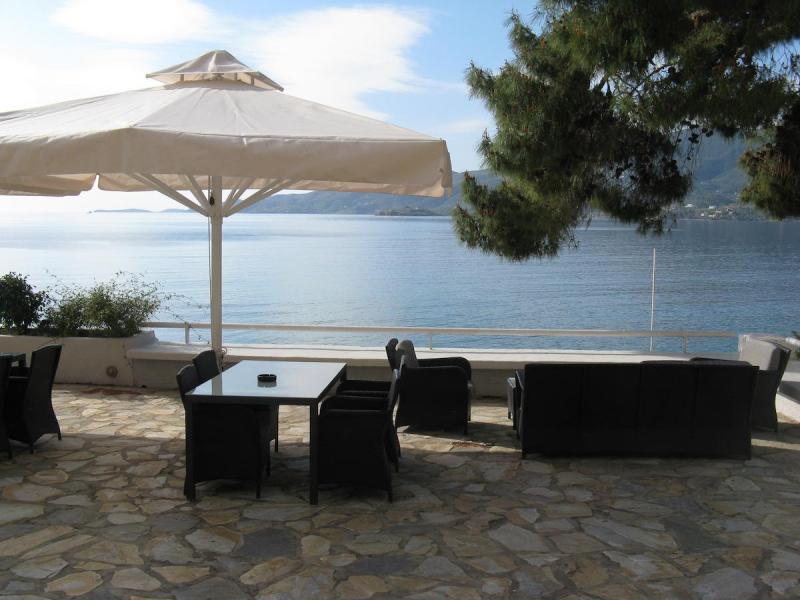 Golden View Beach Hotel