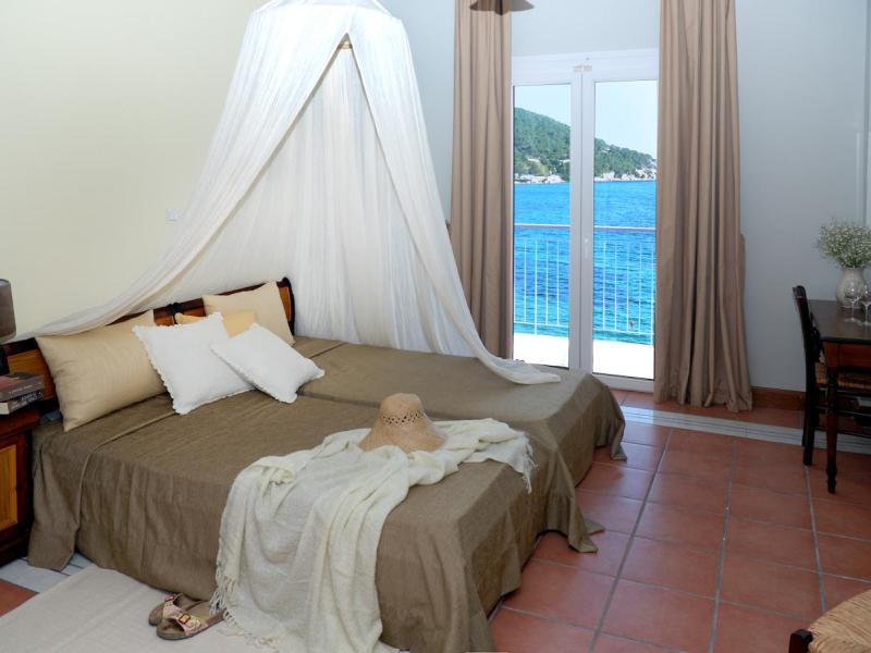 Golden View Beach Hotel
