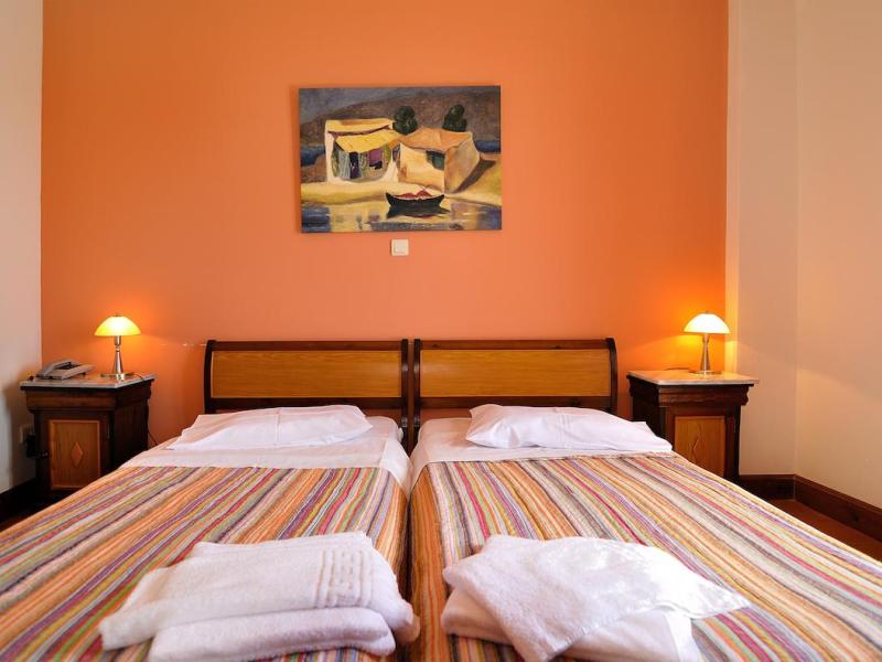 Golden View Beach Hotel