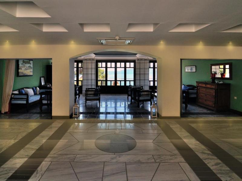 Golden View Beach Hotel