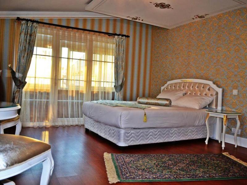 Alyon Hotel 