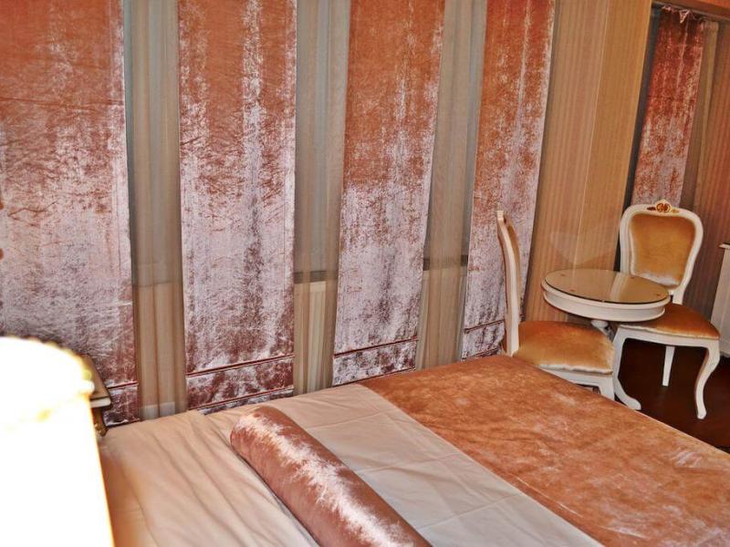 Alyon Hotel 