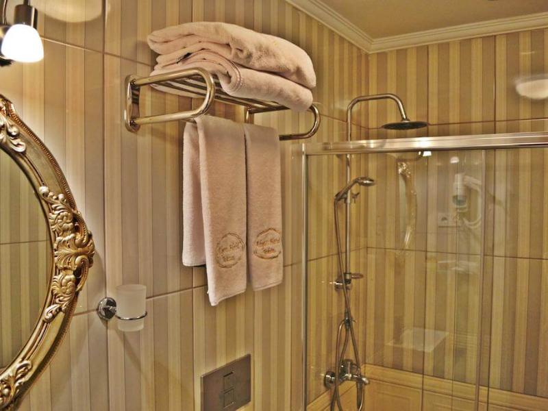 Alyon Hotel 