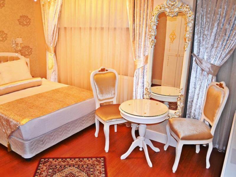 Alyon Hotel 