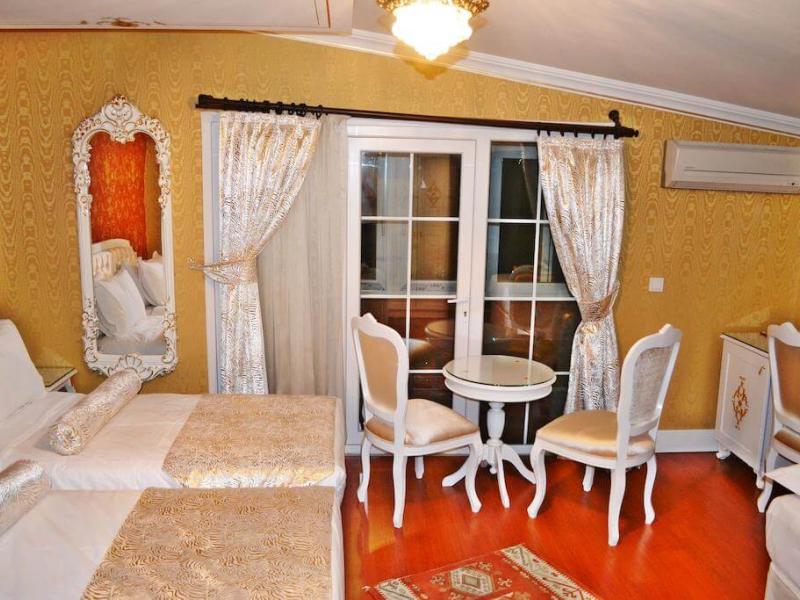 Alyon Hotel 
