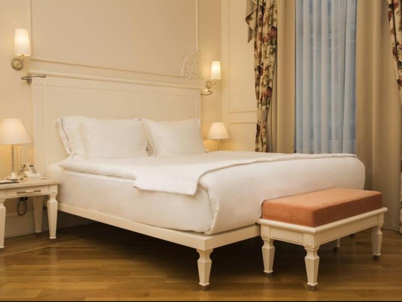 Corinne Art & Boutique Hotel
