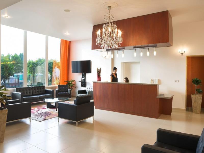 Executive Hotel