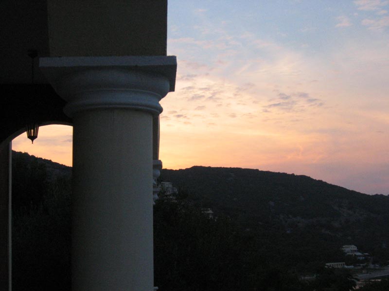 Apraos Bay Hotel