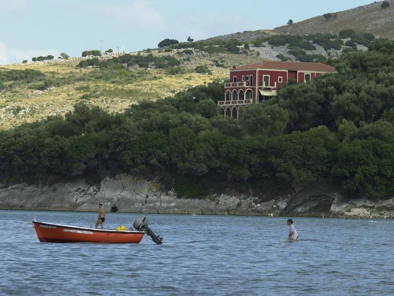 Apraos Bay Hotel