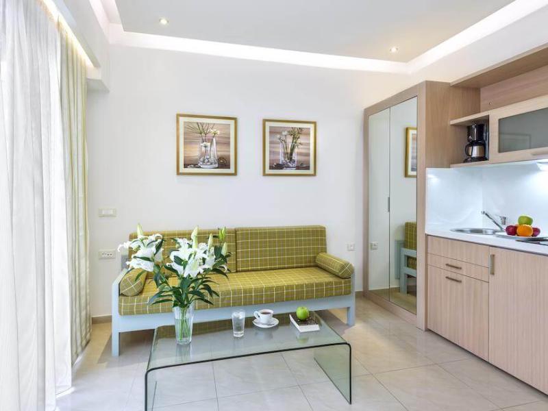 Leonidas Hotel Apartaments