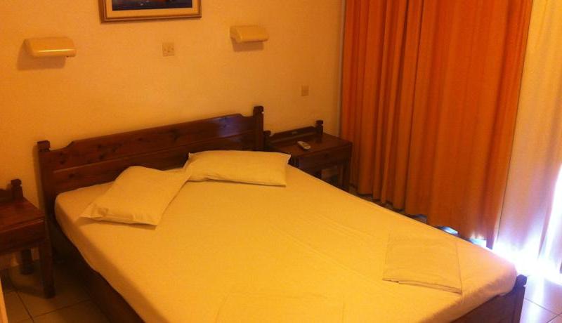 Kassavetis Center - Hotel Studios & Apartments