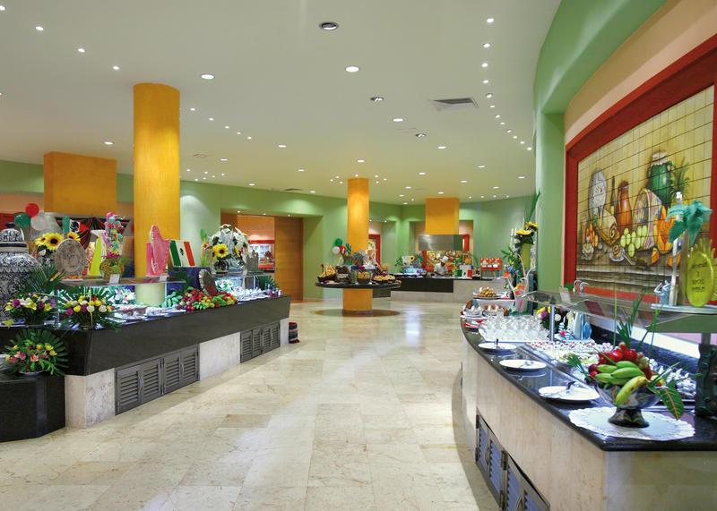 Barcelo Maya Colonial