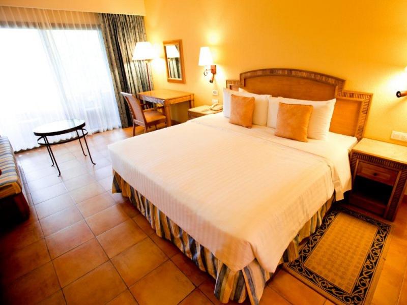 Barcelo Maya Colonial