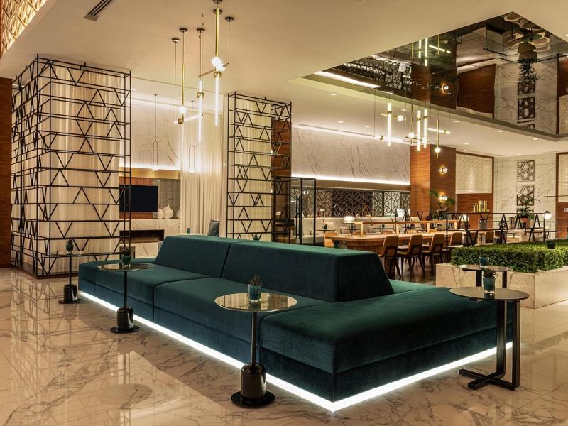 Sheraton Grand Hotel