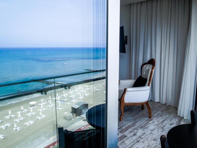 The Ciao Stelio Deluxe Hotel