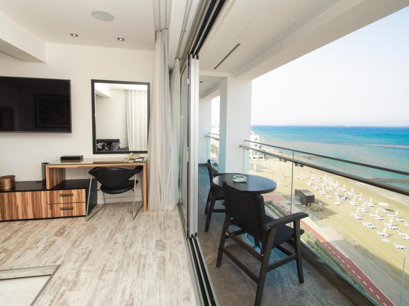 The Ciao Stelio Deluxe Hotel