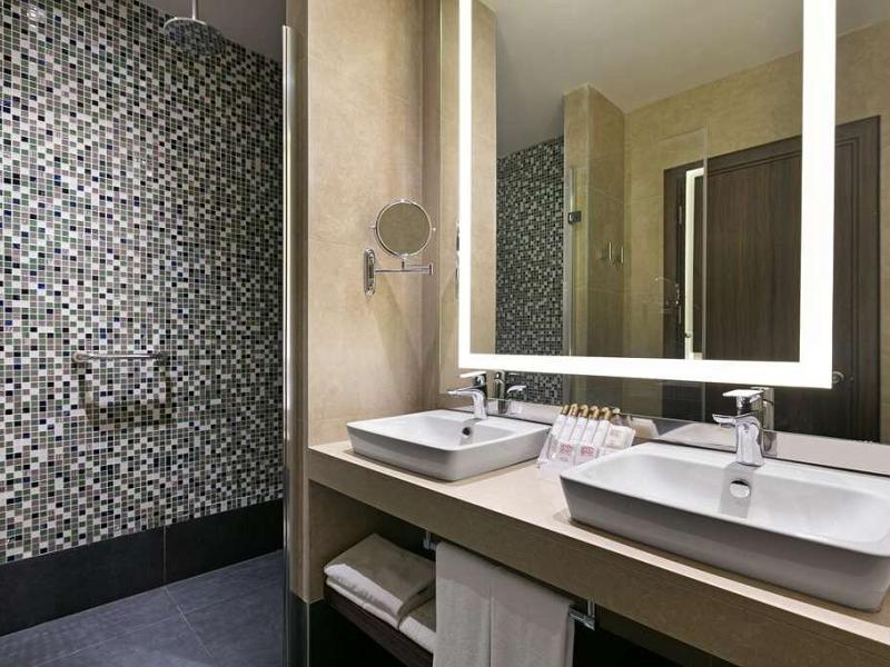 Seven Seas Hotel Life