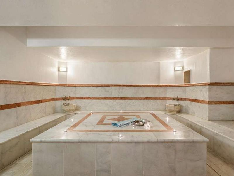 Seven Seas Hotel Life