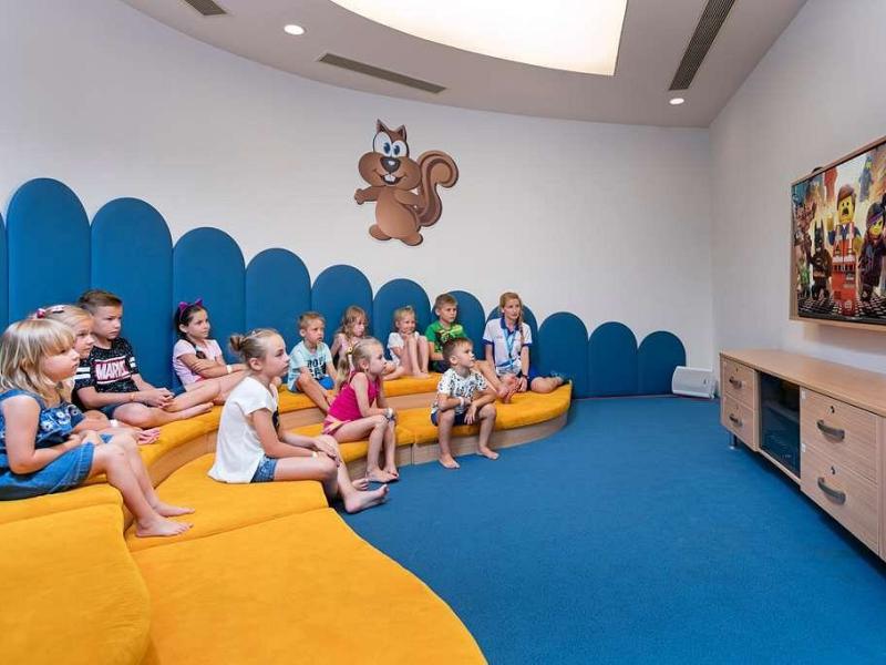 Seven Seas Hotel Life