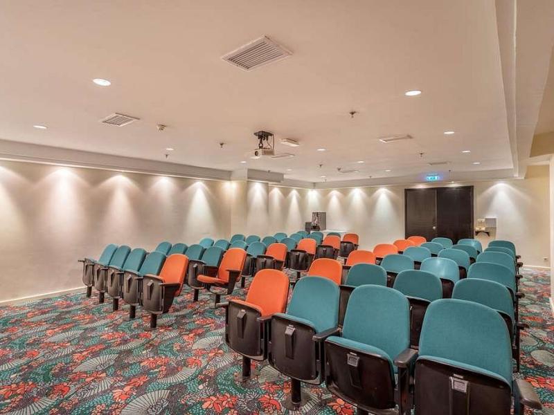 Seven Seas Hotel Life