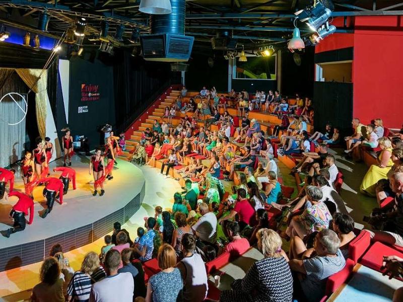 Seven Seas Hotel Life