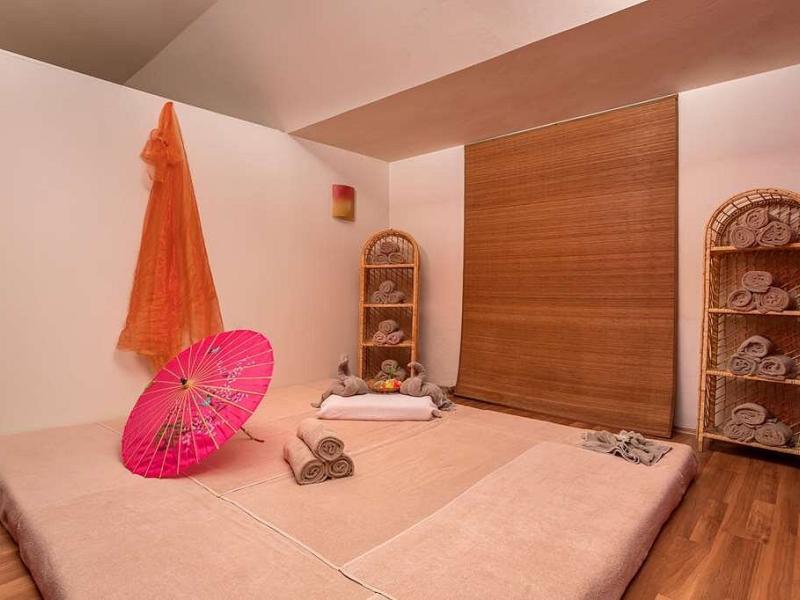 Seven Seas Hotel Life