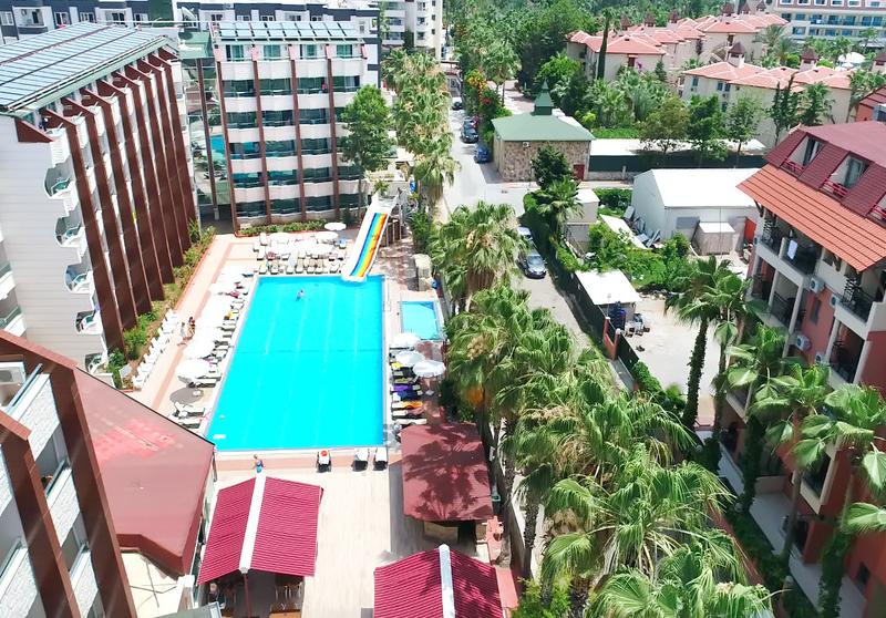 Club Tess Hotel (16+)