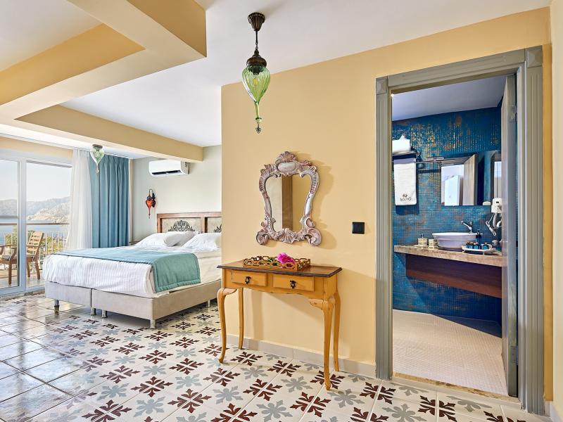 Fi Light Solto Boutique Beach Hotel