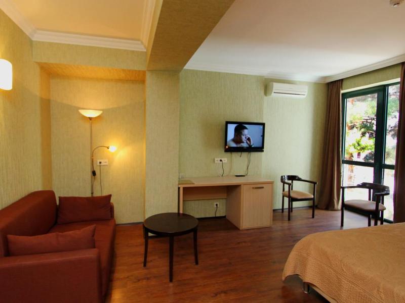 Batesta Hotel 