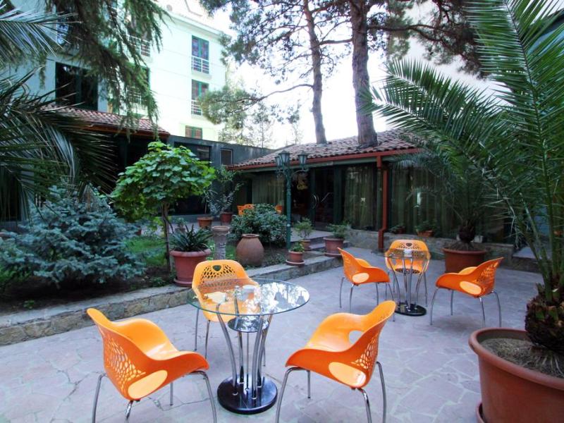 Batesta Hotel 