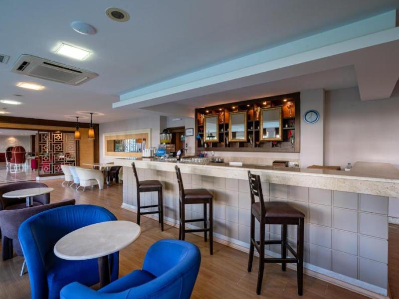 Palmeras Beach Hotel