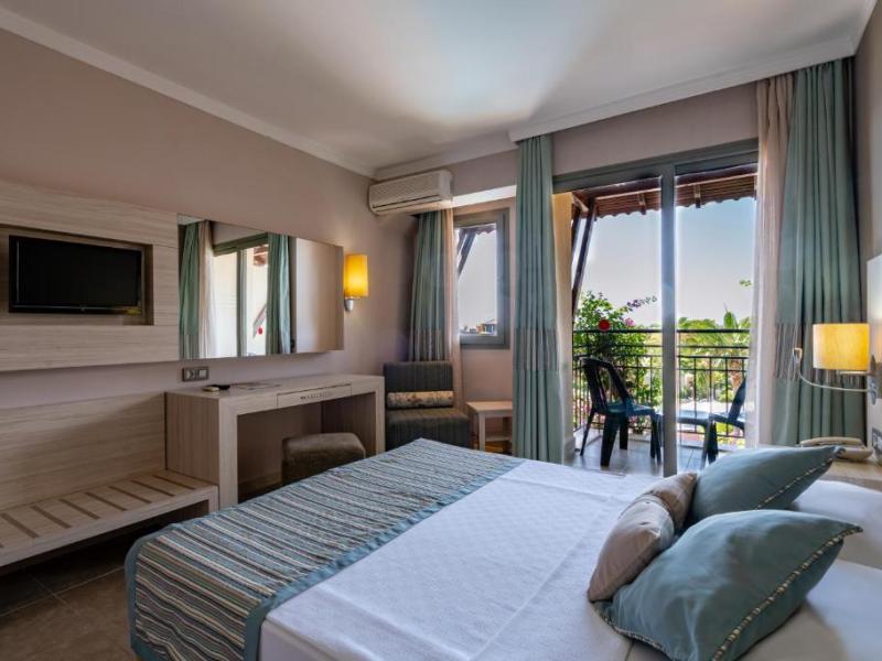 Palmeras Beach Hotel
