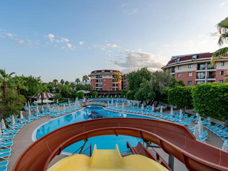 Palmeras Beach Hotel