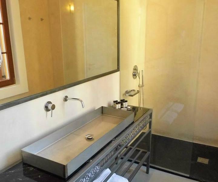 Ambassadors Residence Boutique Hotel