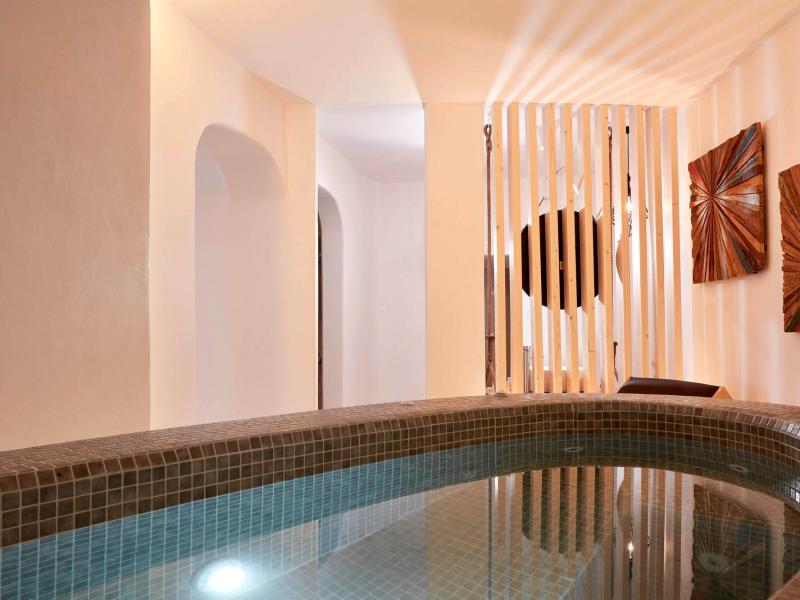 Absolut Mykonos Suites & More