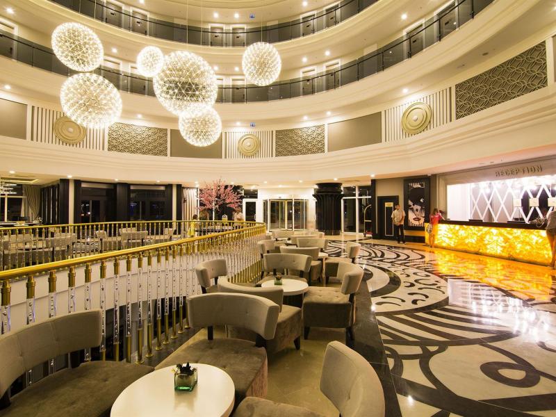 Port River Hotel & Spa