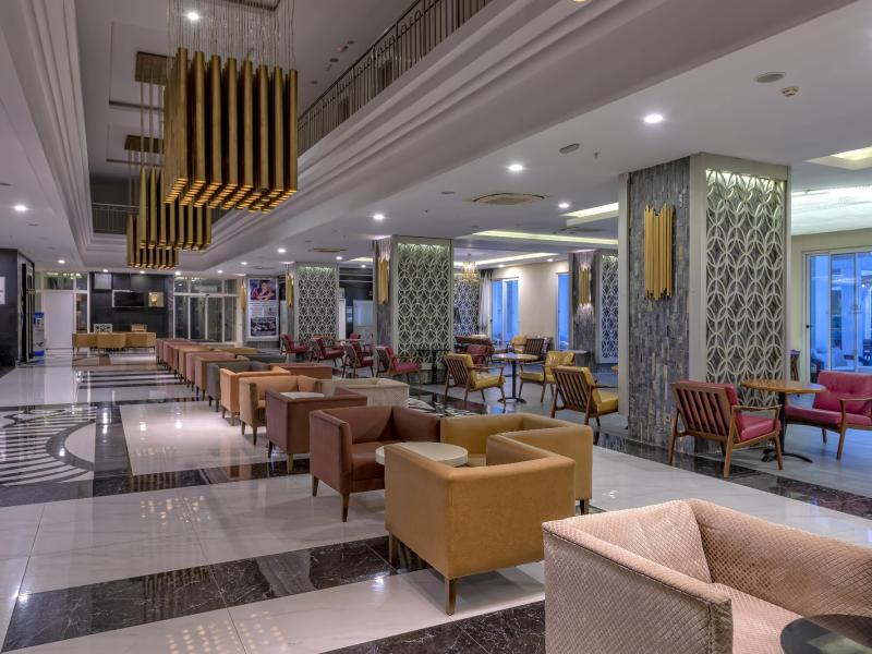 Port River Hotel & Spa